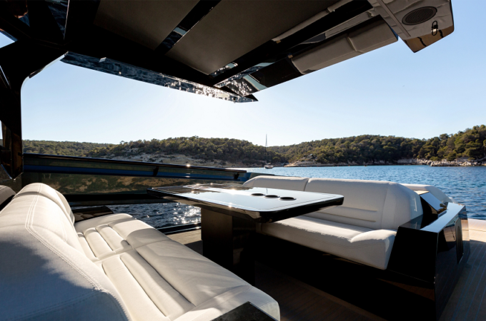 Stratos Yachts